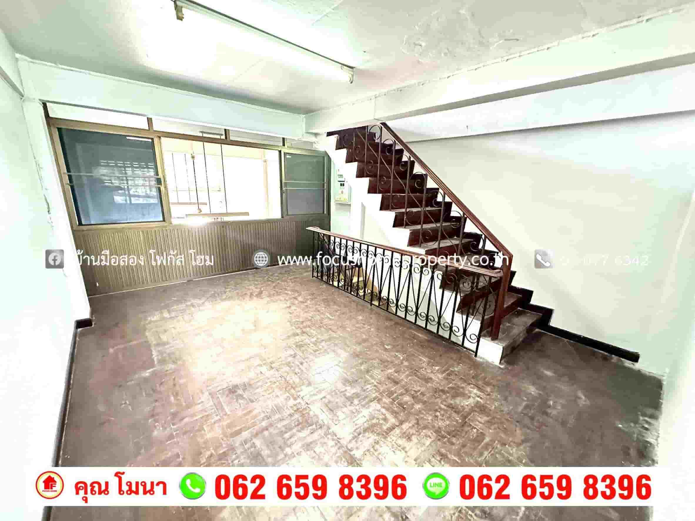 ขาย ตึกแถว 3 ชั้นครึ่ง หมู่บ้านปิ่นทอง เอกชัย